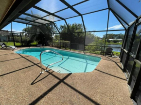 Pool home, close to beach, 3 bedroom/2 bathroom, lakeview